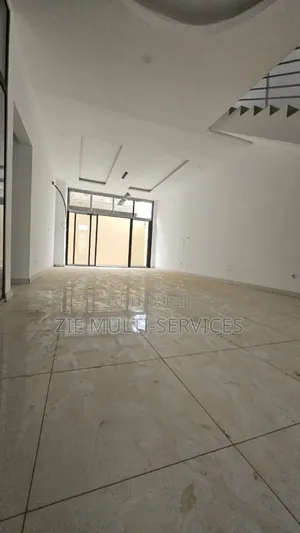 5chbre Duplex dans Zié Multi-Service, Cocody à Vendre