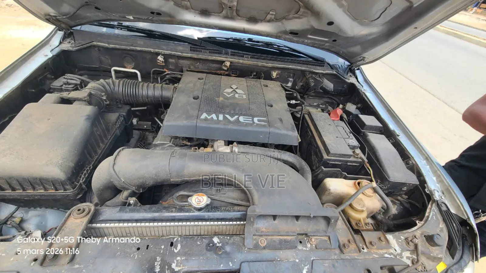 Mitsubishi Pajero 2012 Argenté