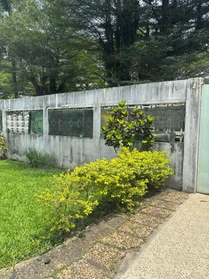 3chbre Villa dans Villa Basse En Vente, Cocody à Vendre