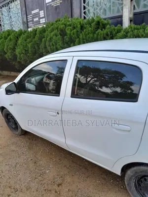 Mitsubishi Spacestar 2015 Blanc