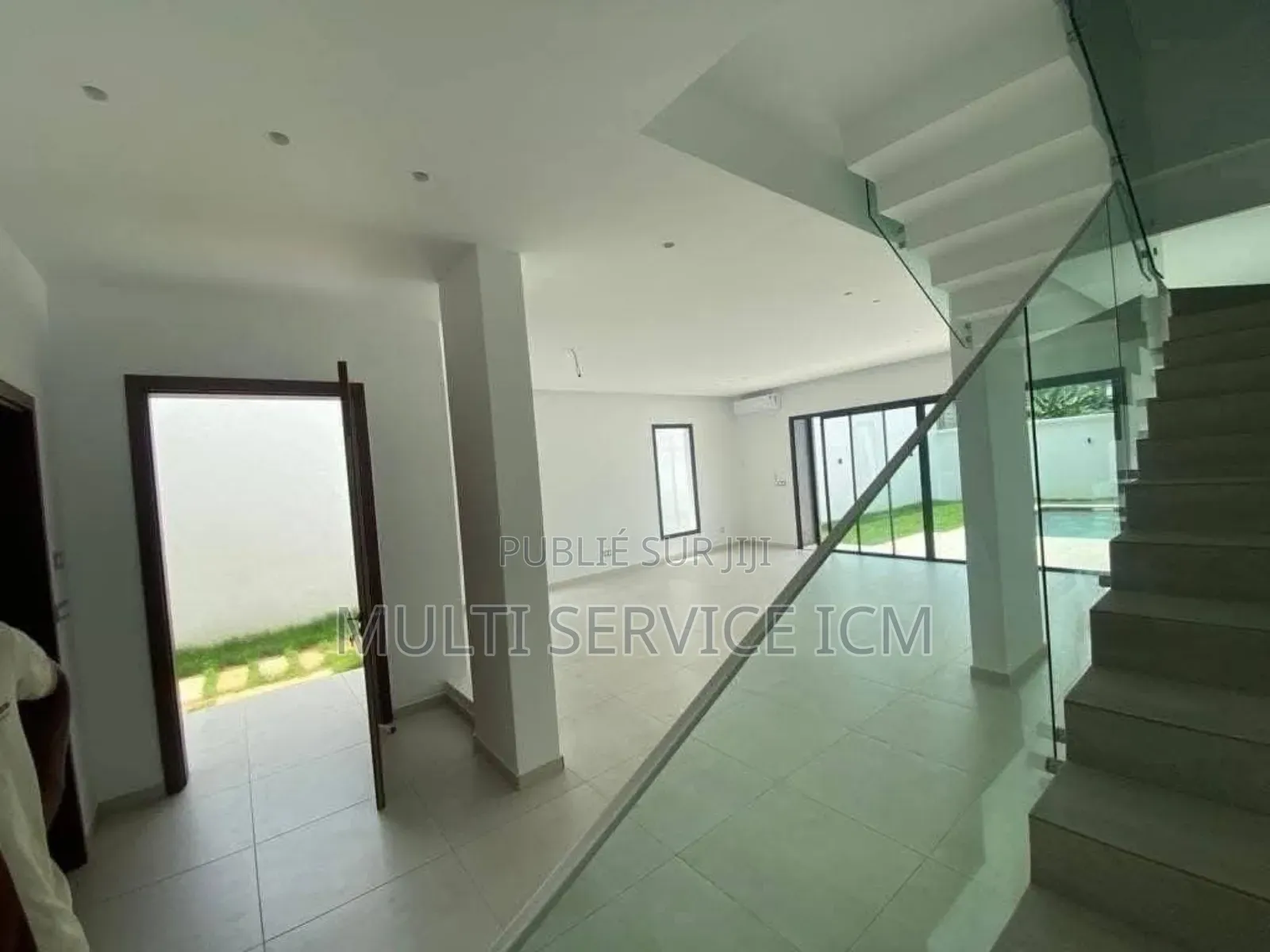 Furnished 8chbre Duplex dans Ismaël Coulibaly, Grand-Bassam à Vendre