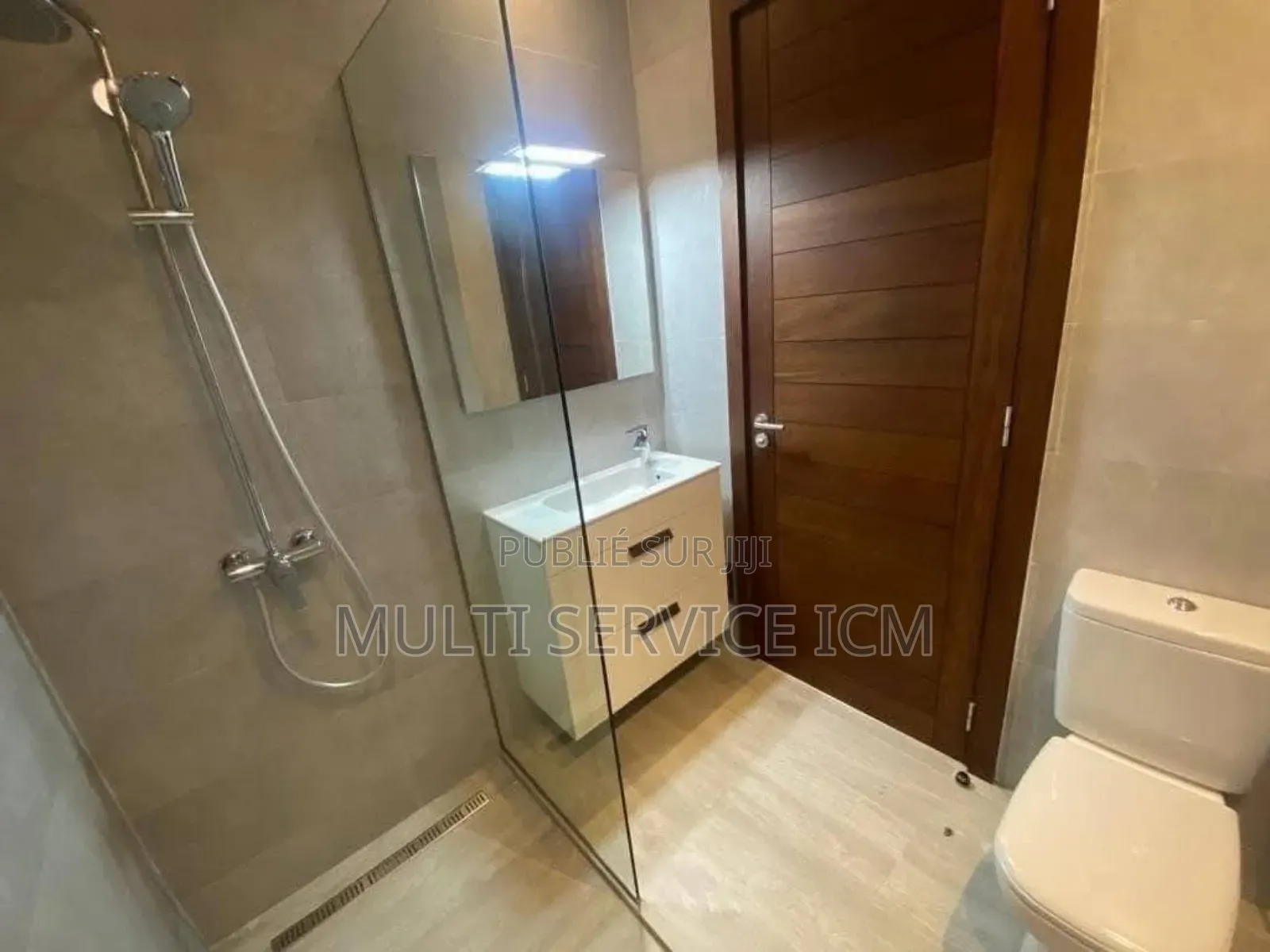 Furnished 8chbre Duplex dans Ismaël Coulibaly, Grand-Bassam à Vendre