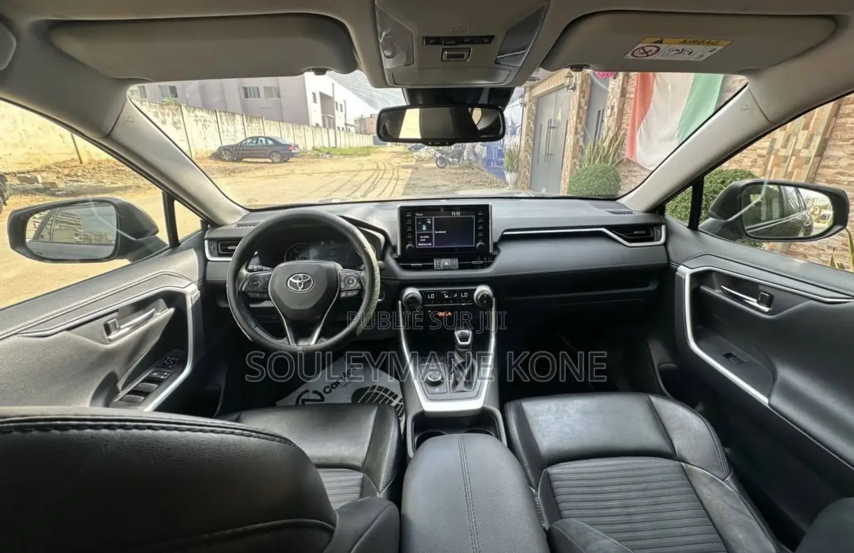 Toyota RAV4 2022 Gris