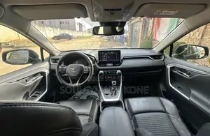 Toyota RAV4 2022 Gris