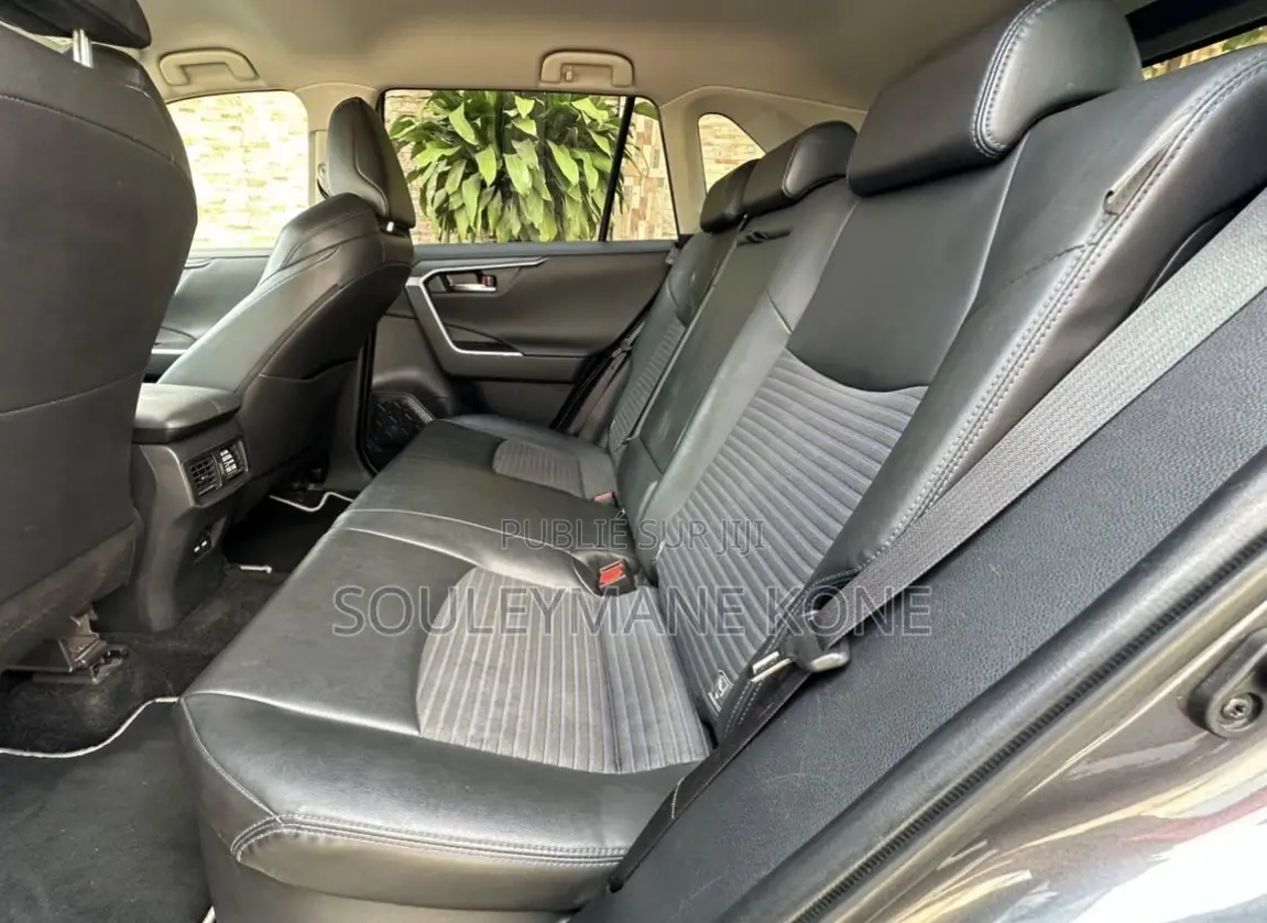 Toyota RAV4 2022 Gris