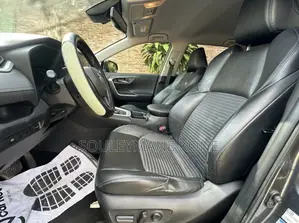 Toyota RAV4 2022 Gris