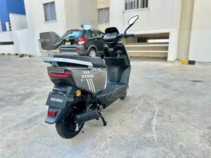 Nouveau Revoo A12-S 2022 Argenté