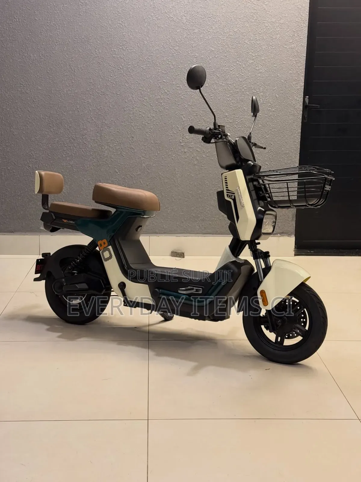 Nouveau Autre 2022 Noir