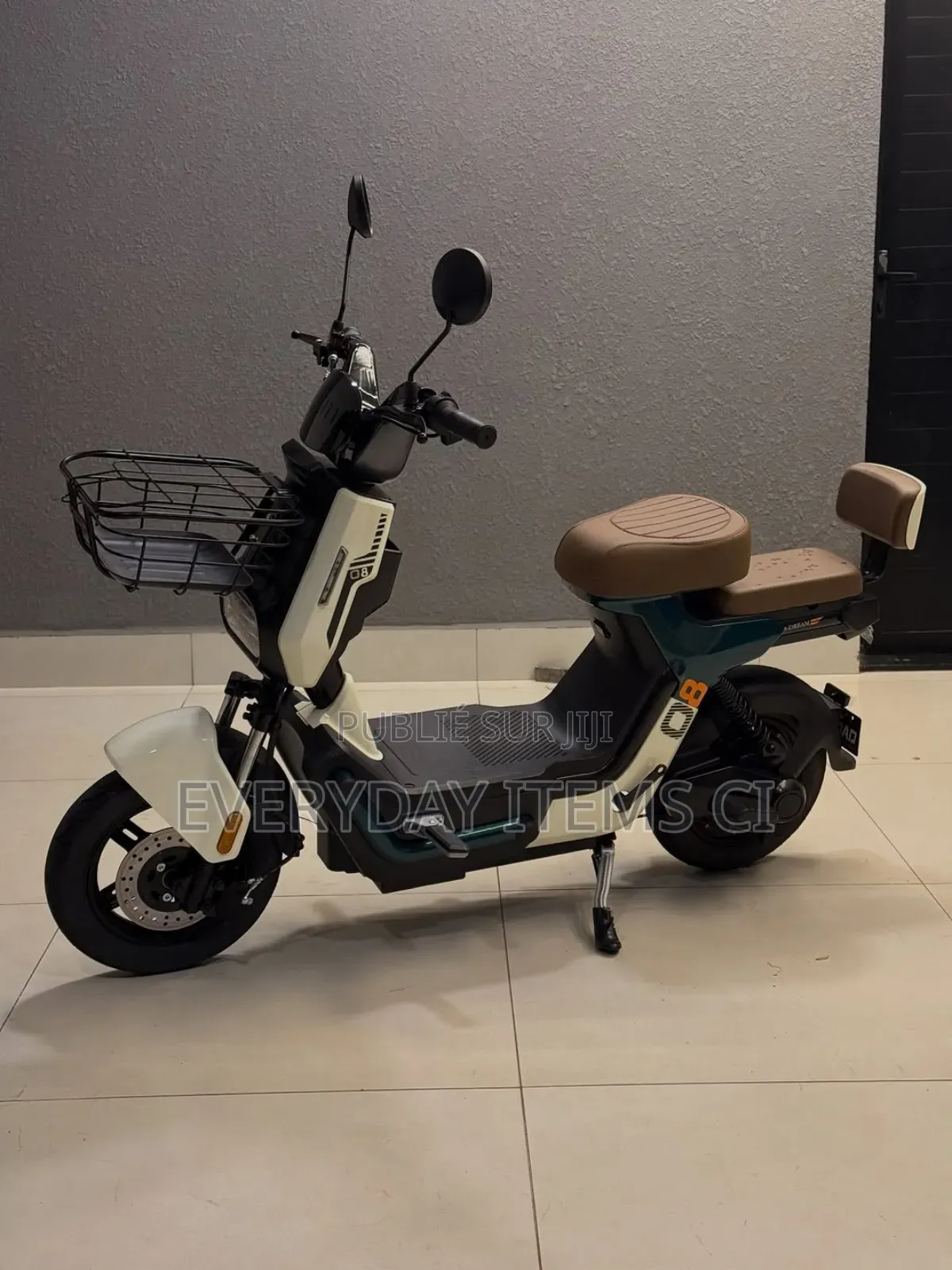 Nouveau Autre 2022 Noir