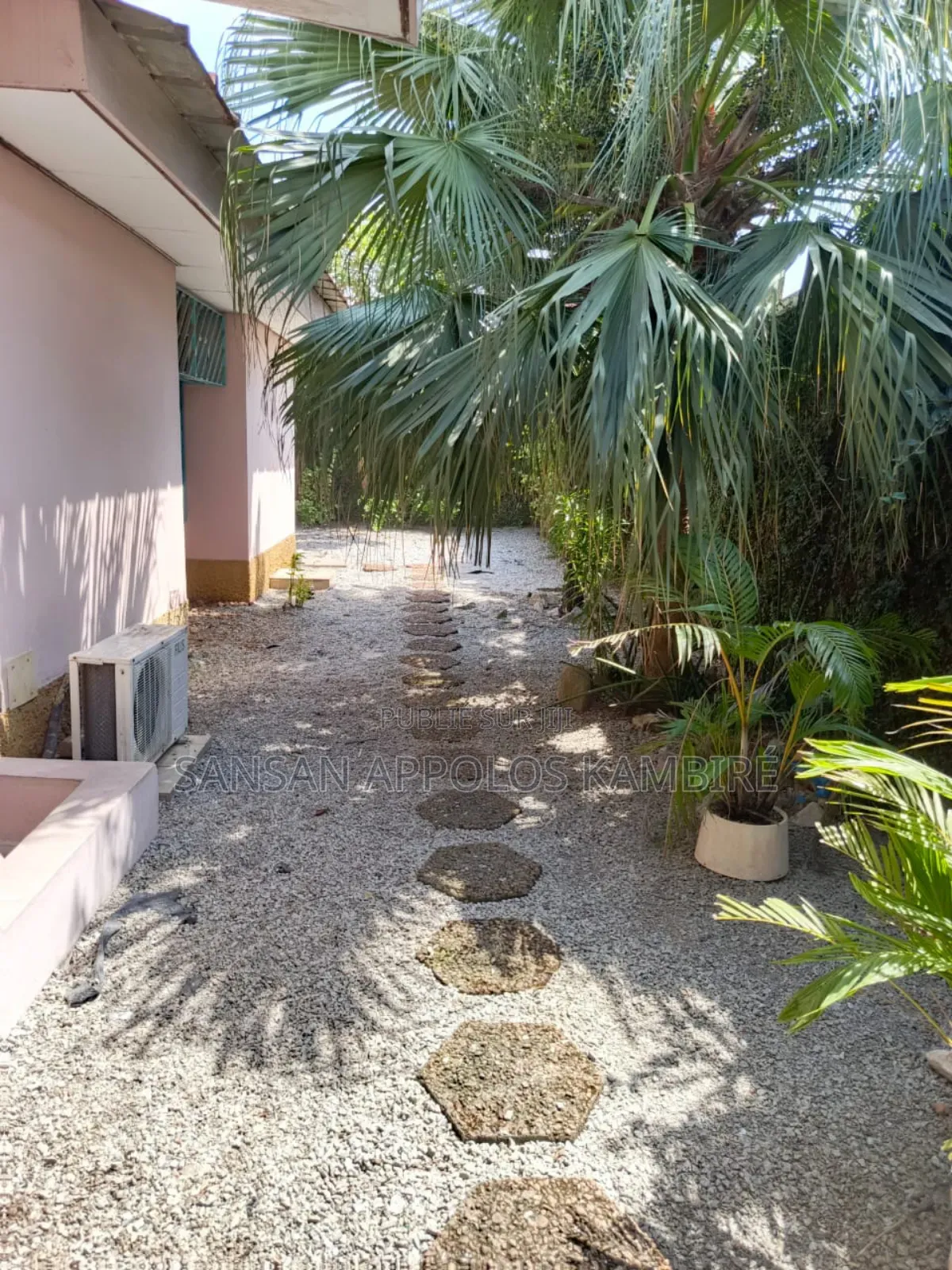 3chbre Villa dans Une Belle Villa De 4, Cocody à Louer