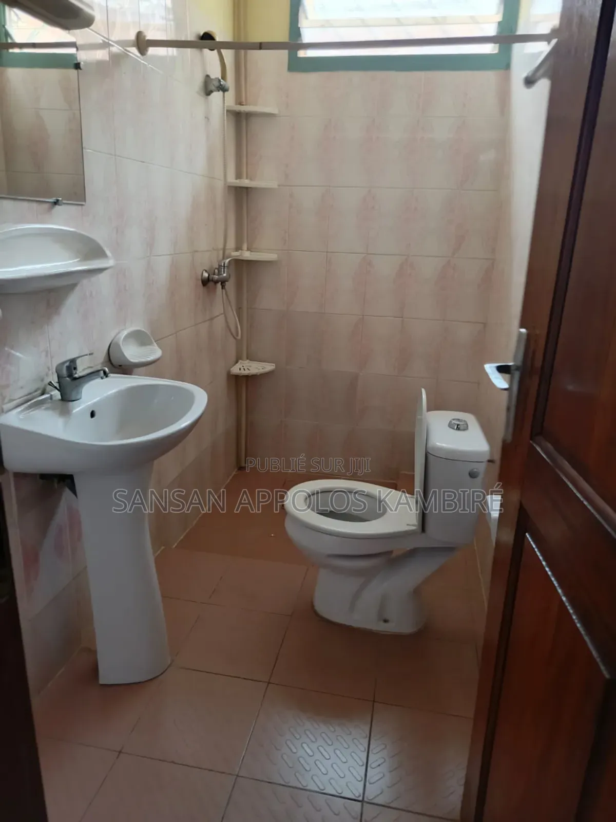 3chbre Villa dans Une Belle Villa De 4, Cocody à Louer