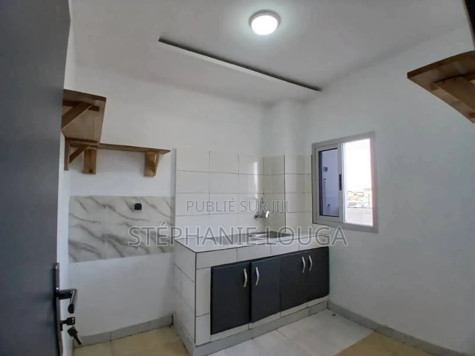 2chbre Appartement dans Grand Bassam Modeste à Louer