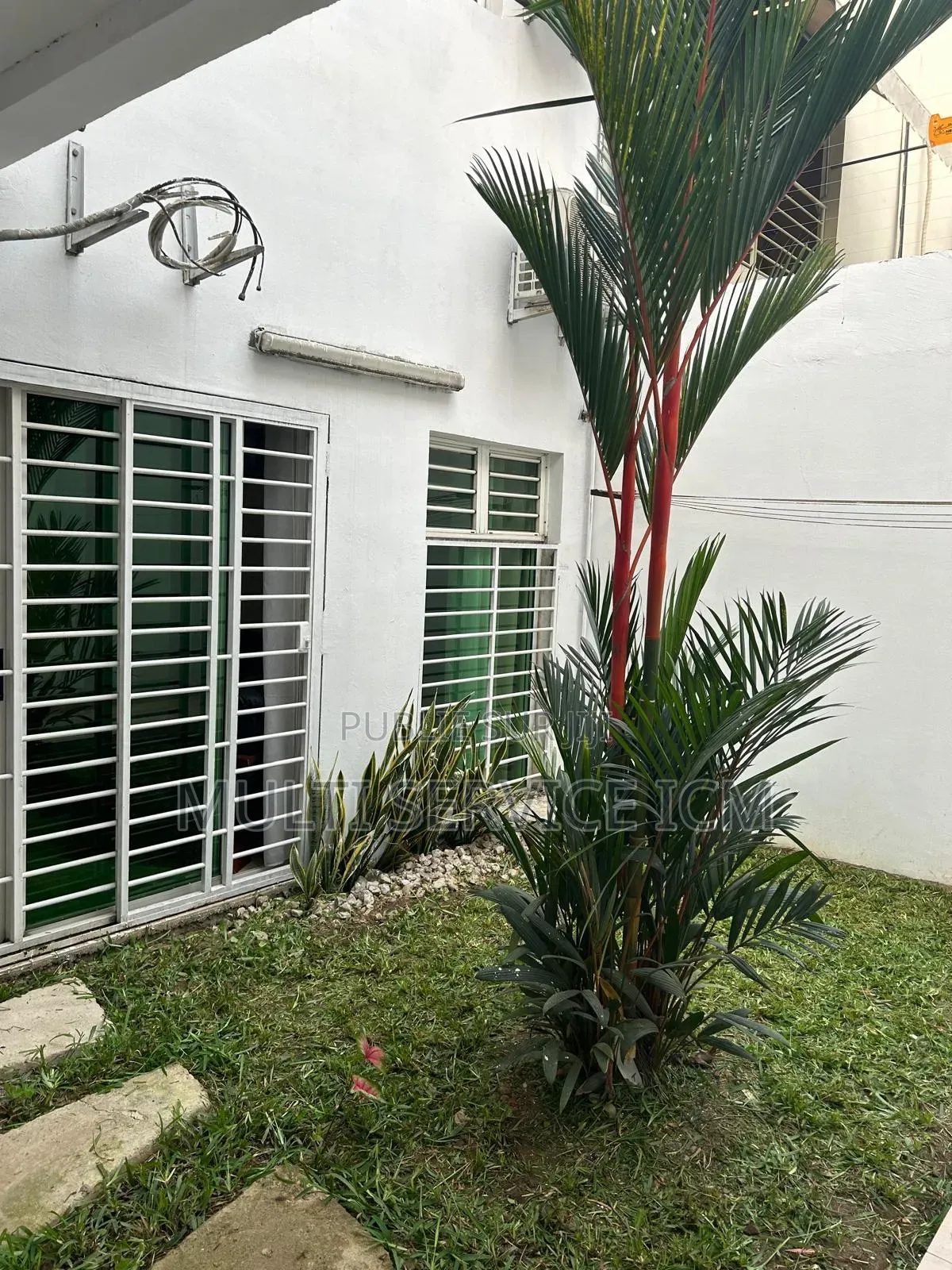 Furnished 6chbre Duplex dans Ismaël Coulibaly, Cocody à Vendre