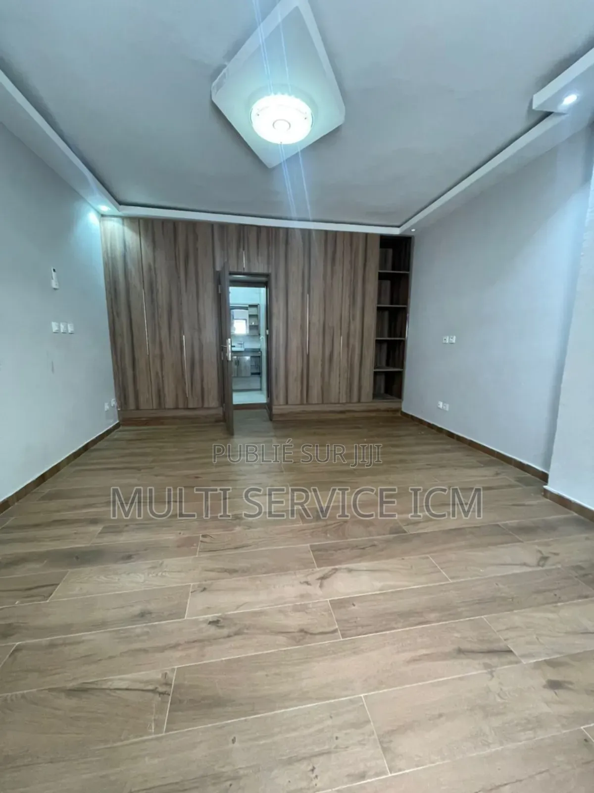 Furnished 8chbre Duplex dans Ismaël Coulibaly, Cocody à Vendre