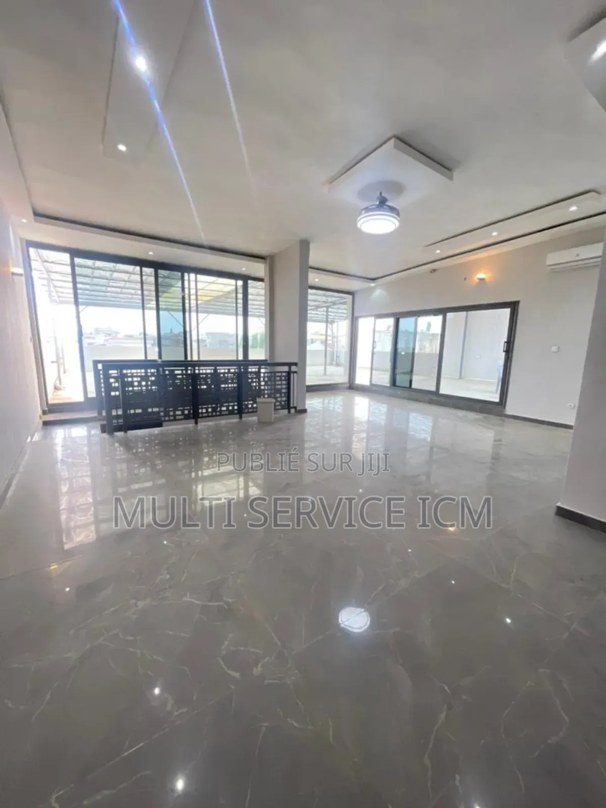 Furnished 8chbre Duplex dans Ismaël Coulibaly, Cocody à Vendre