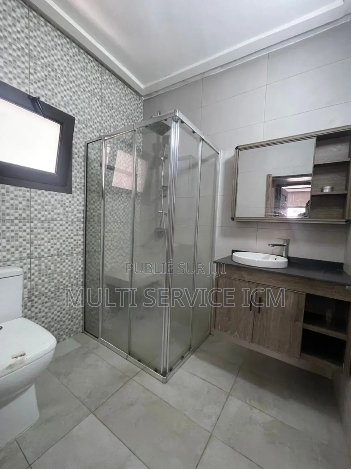 Furnished 4chbre Duplex dans Ismael Coulibaly, Cocody à Vendre