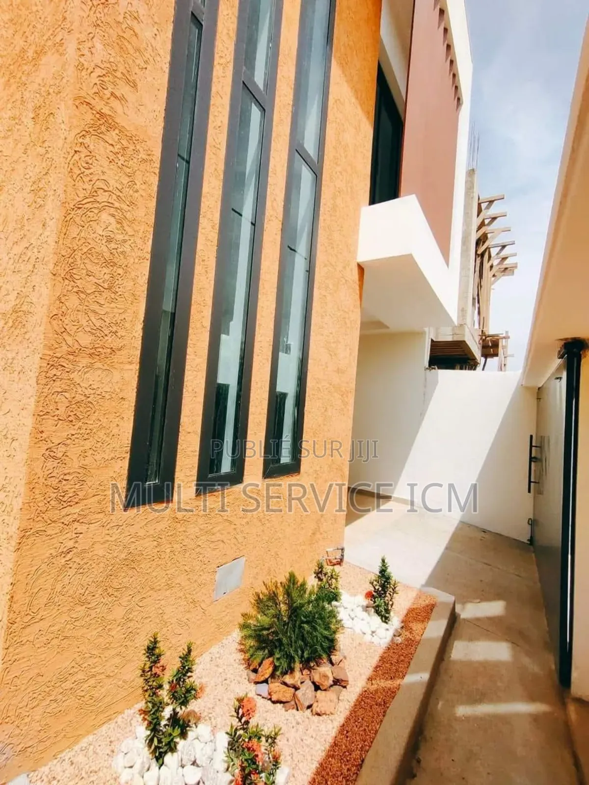Furnished 3chbre Duplex dans Ismael Coulibaly, Cocody à Vendre