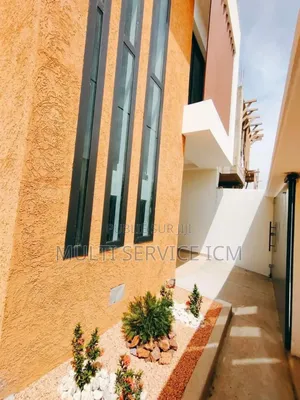 Furnished 3chbre Duplex dans Ismael Coulibaly, Cocody à Vendre
