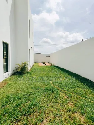 Furnished 3chbre Duplex dans Ismael Coulibaly, Cocody à Vendre