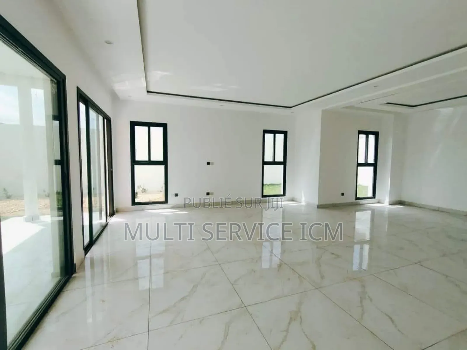 Furnished 3chbre Duplex dans Ismael Coulibaly, Cocody à Vendre