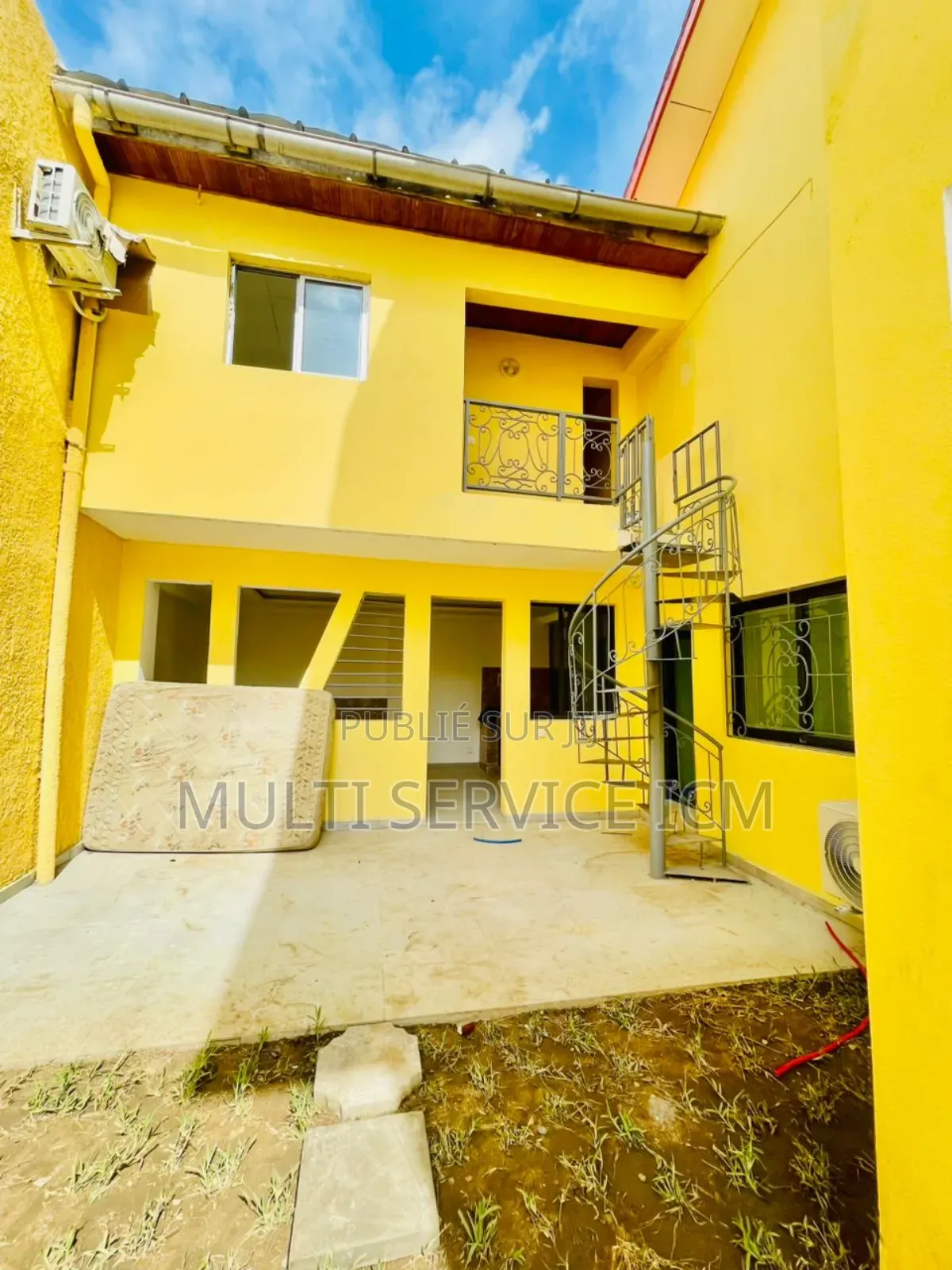 Furnished 7chbre Duplex dans Ismaël Coulibaly, Cocody à Vendre