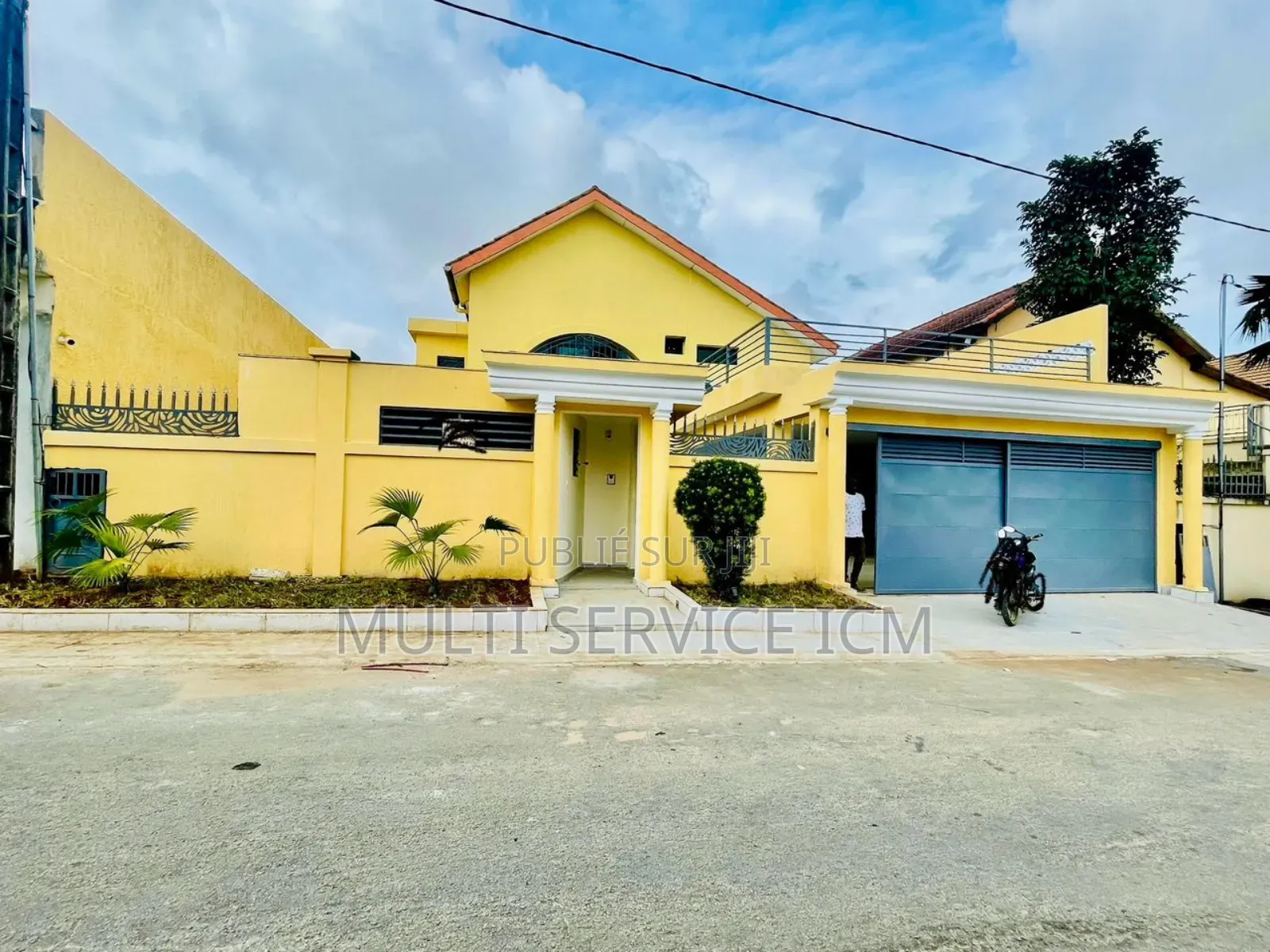 Furnished 7chbre Duplex dans Ismaël Coulibaly, Cocody à Vendre