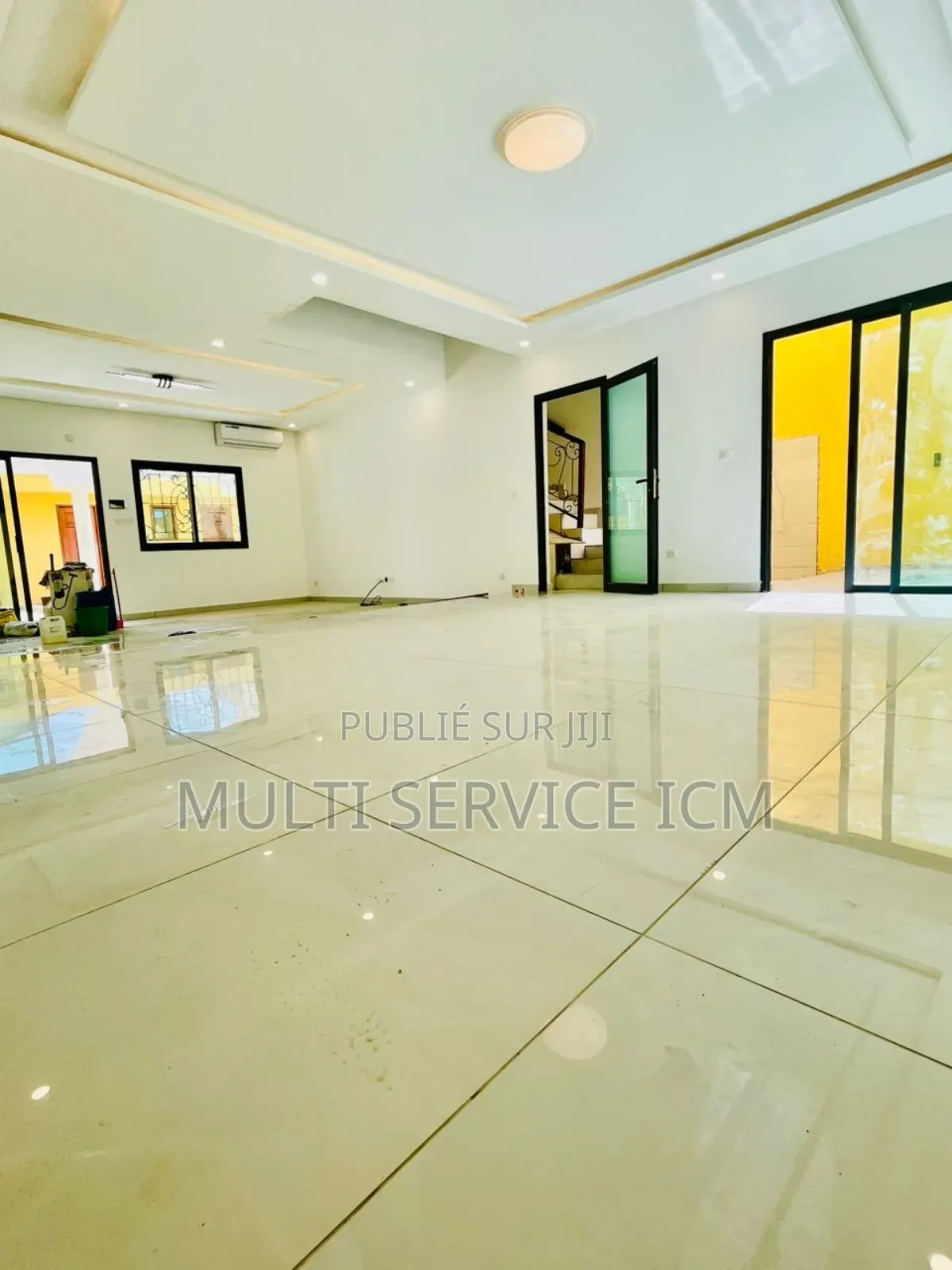 Furnished 7chbre Duplex dans Ismaël Coulibaly, Cocody à Vendre