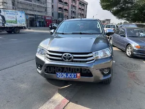 Toyota Hilux 2018 Gris