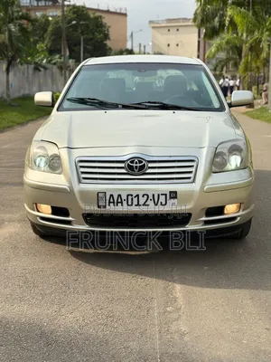 Toyota Avensis Liftback 2004 Argenté