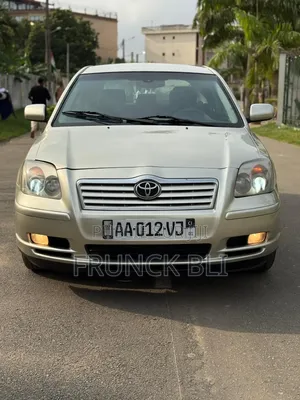 Toyota Avensis Liftback 2004 Argenté