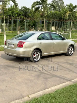 Toyota Avensis Liftback 2004 Argenté