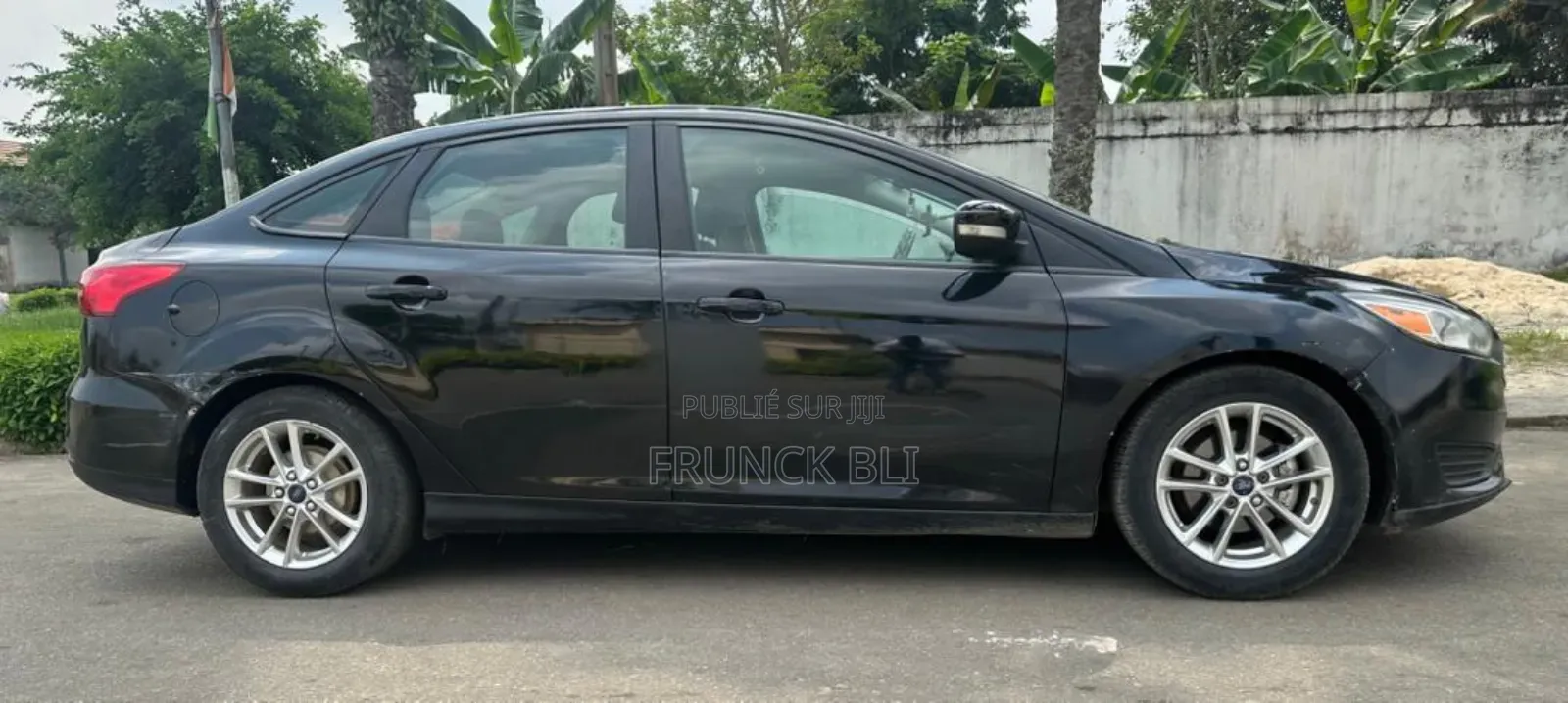 Ford Focus S dr Sedan (2.0L 4cyl 5M) 2017 Bleu