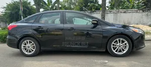 Ford Focus S dr Sedan (2.0L 4cyl 5M) 2017 Bleu