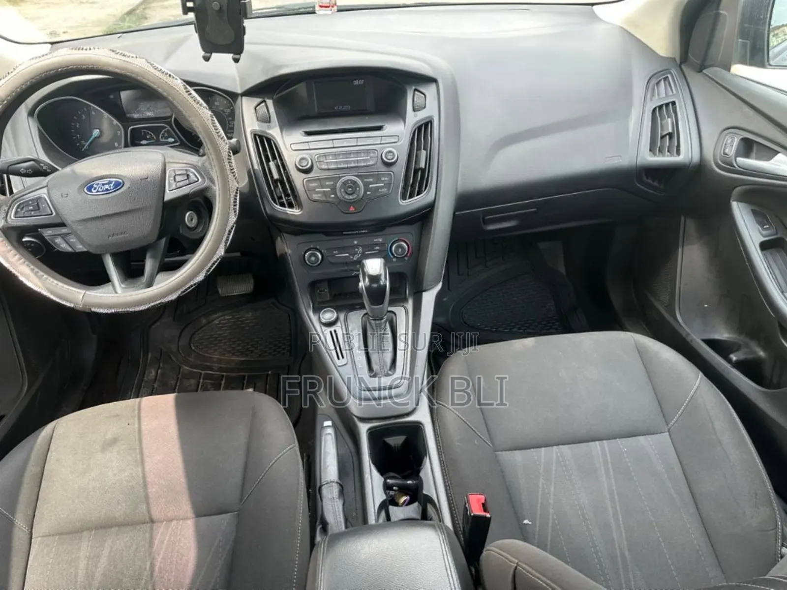 Ford Focus S dr Sedan (2.0L 4cyl 5M) 2017 Bleu