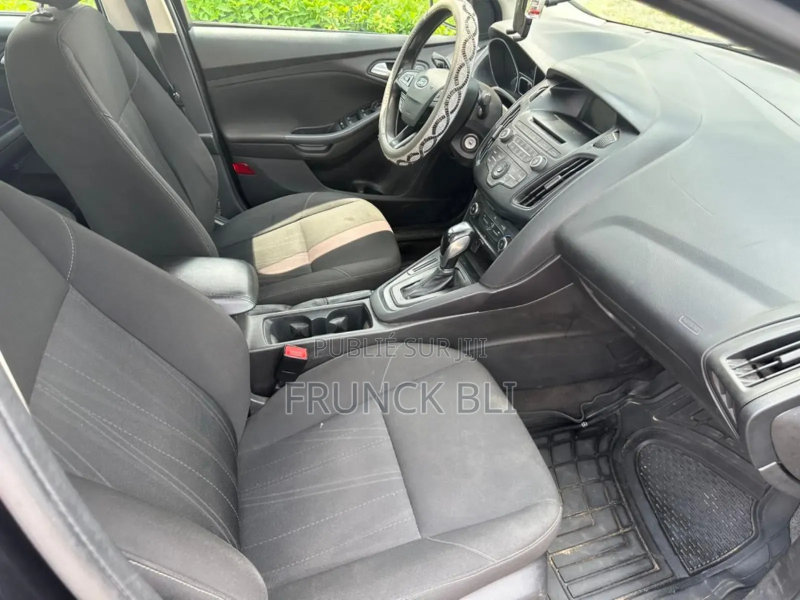 Ford Focus S dr Sedan (2.0L 4cyl 5M) 2017 Bleu