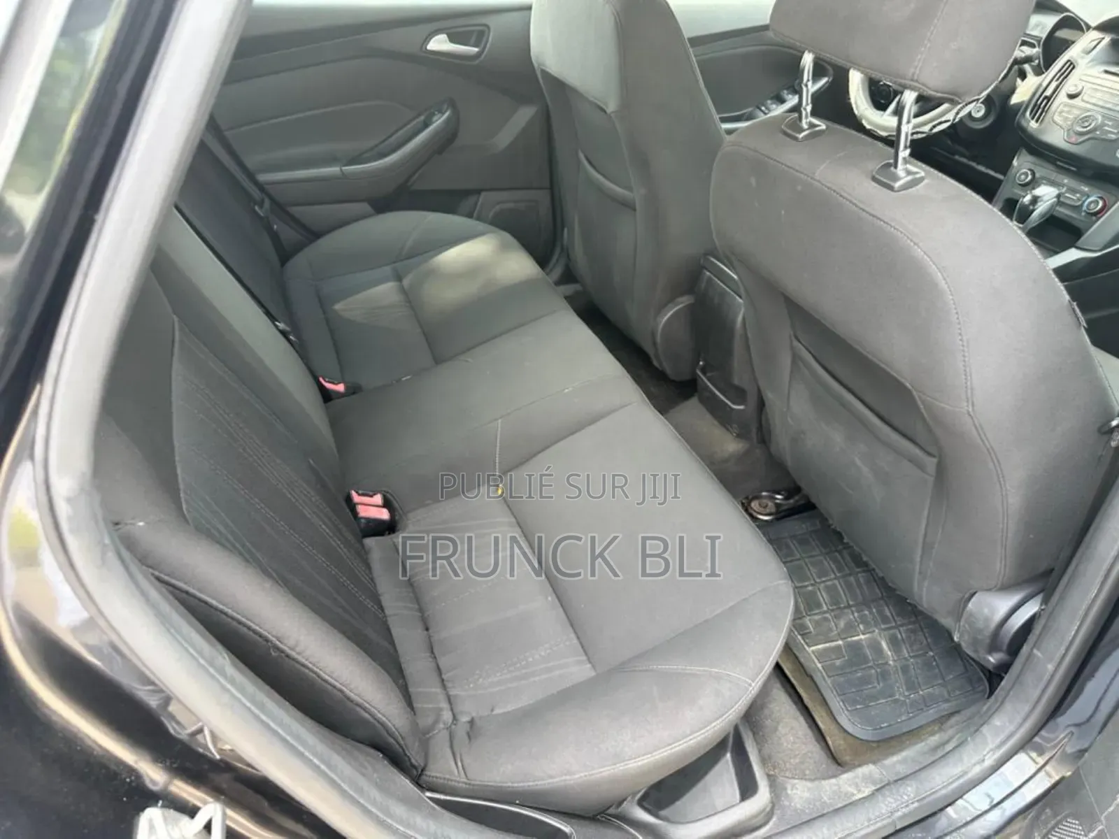 Ford Focus S dr Sedan (2.0L 4cyl 5M) 2017 Bleu