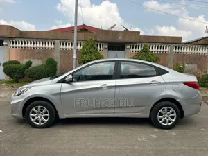 Hyundai Accent SE Sedan 2016 Gris