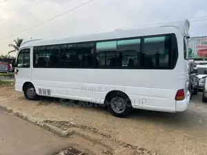 Hyundai County 2018 Blanc