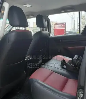 Toyota Hilux Revo Double Cab Petrol 2.7 AWD 2021 Noir