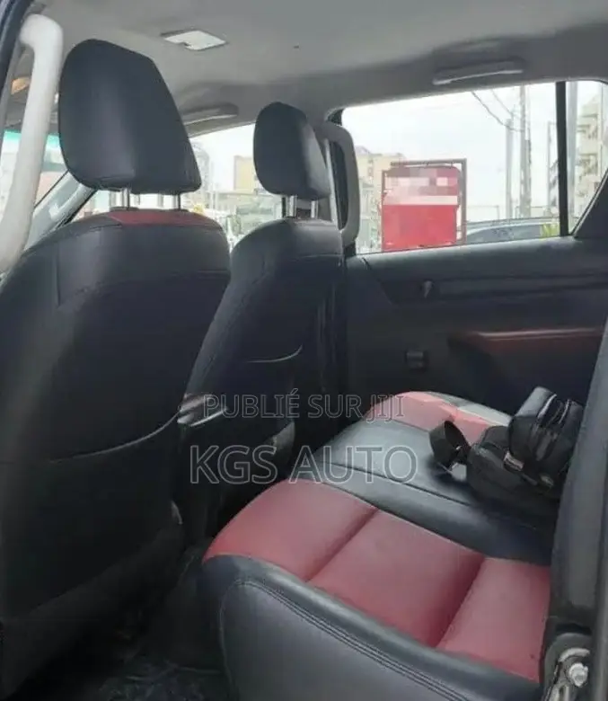 Toyota Hilux Revo Double Cab Petrol 2.7 AWD 2021 Noir