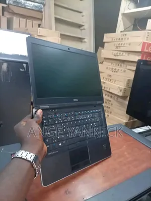 Nouveau Dell Latitude 7440 8GB Intel Core i5 SSD 512GB