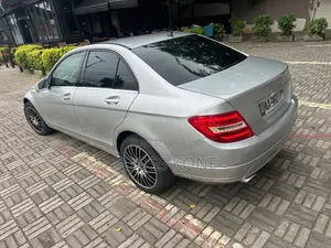 Mercedes-Benz C200 2008 Gris