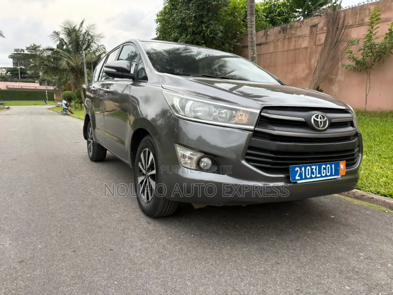 Toyota Innova 2018 Gris