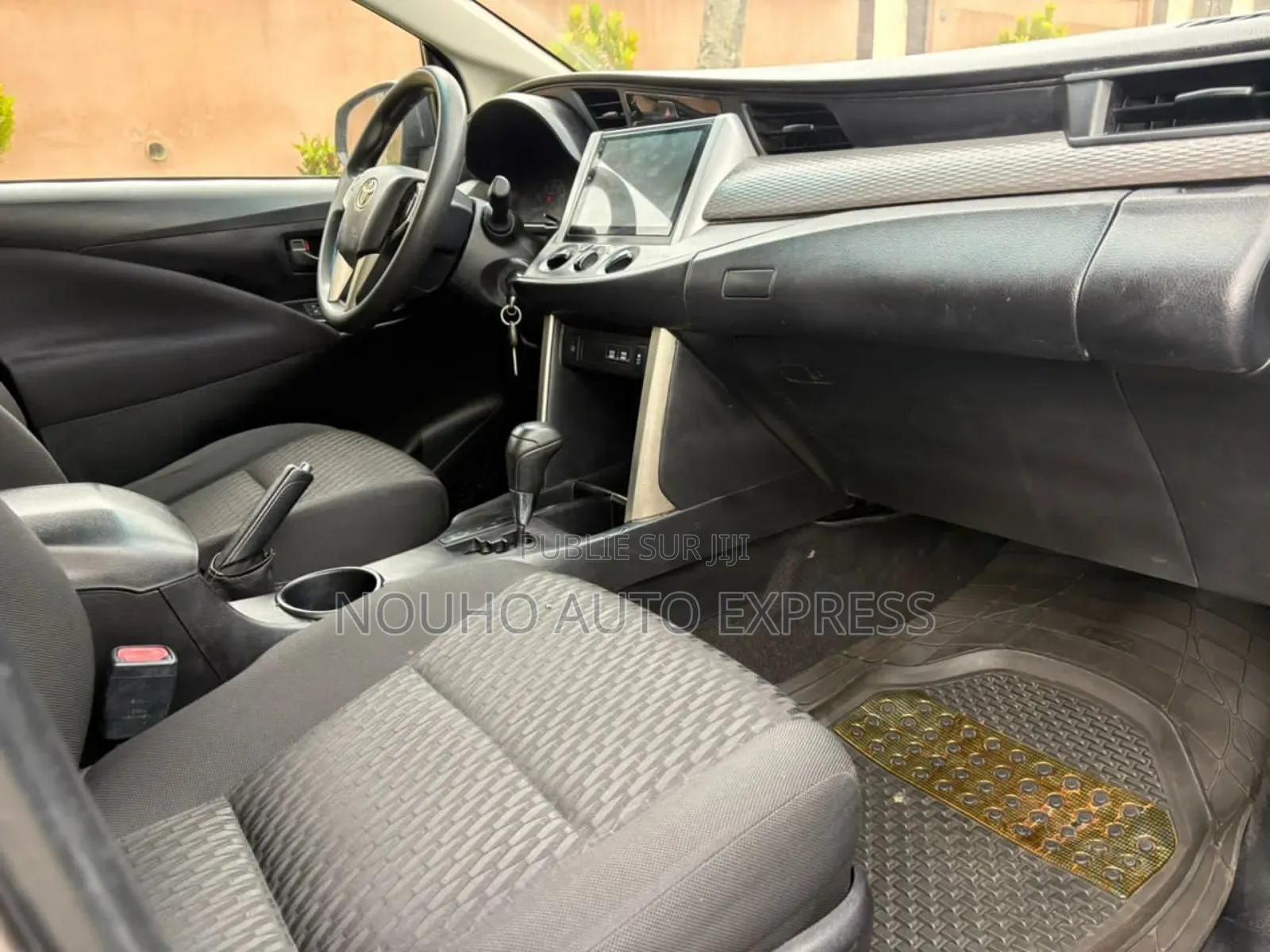 Toyota Innova 2018 Gris