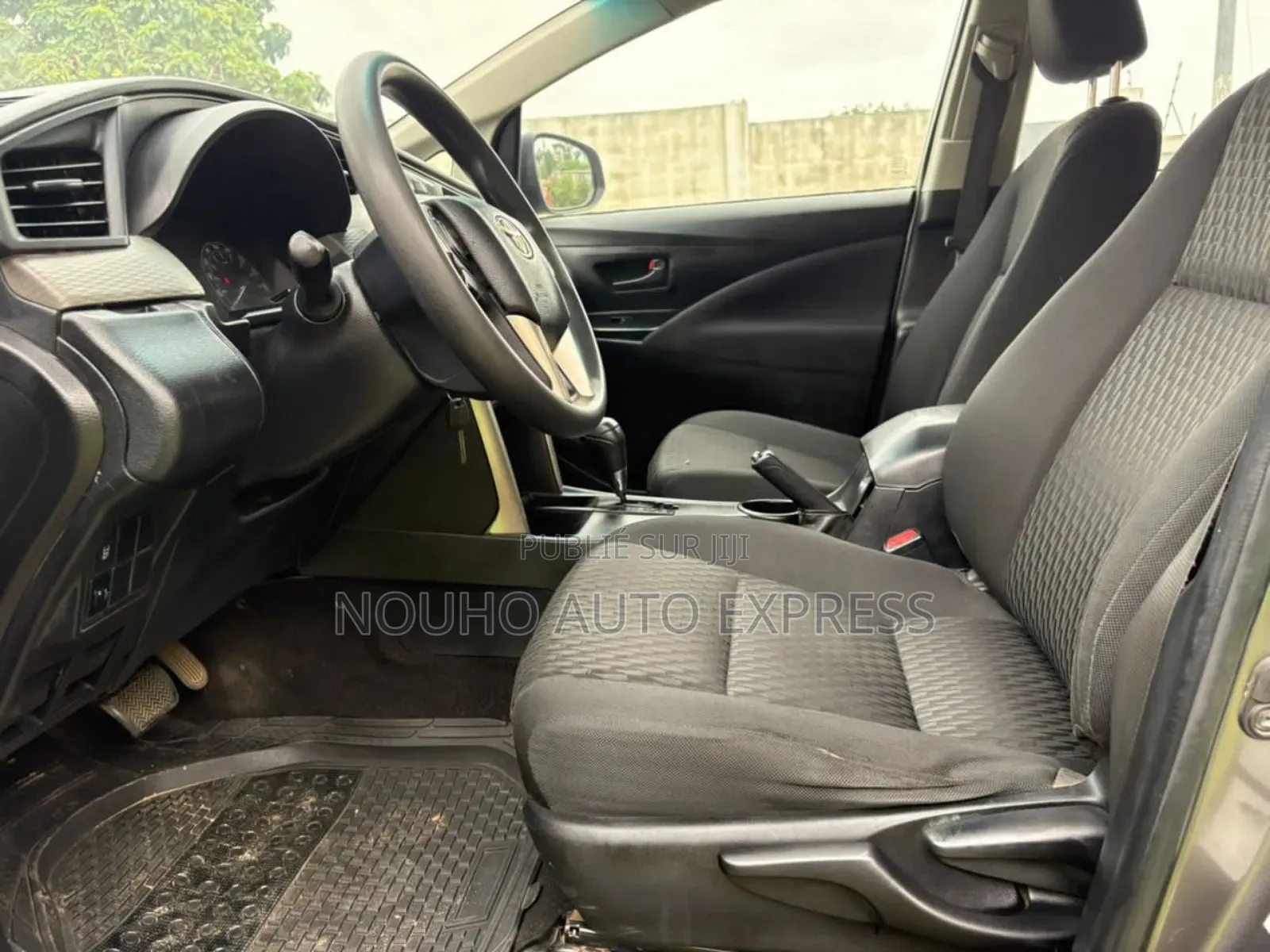 Toyota Innova 2018 Gris