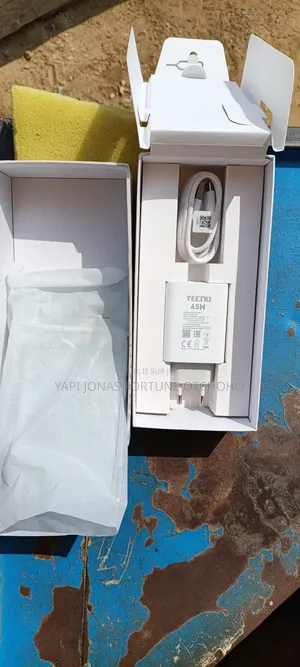 Nouveau Tecno Camon 40 Pro 5G 256 GB Vert