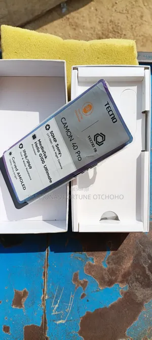 Nouveau Tecno Camon 40 Pro 5G 256 GB Vert