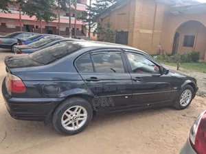 BMW 318i 2000 Noir