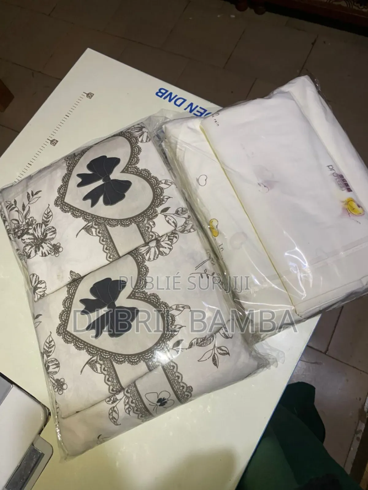 Drap + Rideau + 2 Oreillers À 5