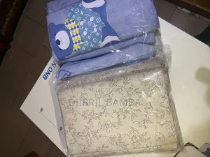 Drap + Rideau + 2 Oreillers À 5